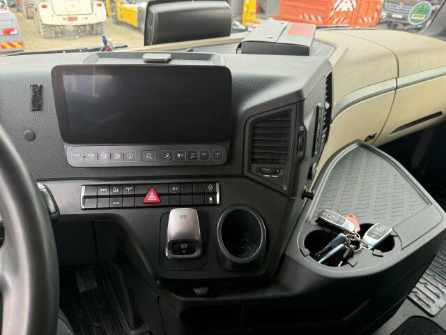 Mercedes-Benz ACTROS 1846 4x4 HAD Eur 6 Kipphydraulik Retarder - Vilcējs: foto 3 Mercedes-Benz ACTROS 1846 4x4 HAD Eur 6 Kipphydraulik Retarder - Vilcējs: foto 3