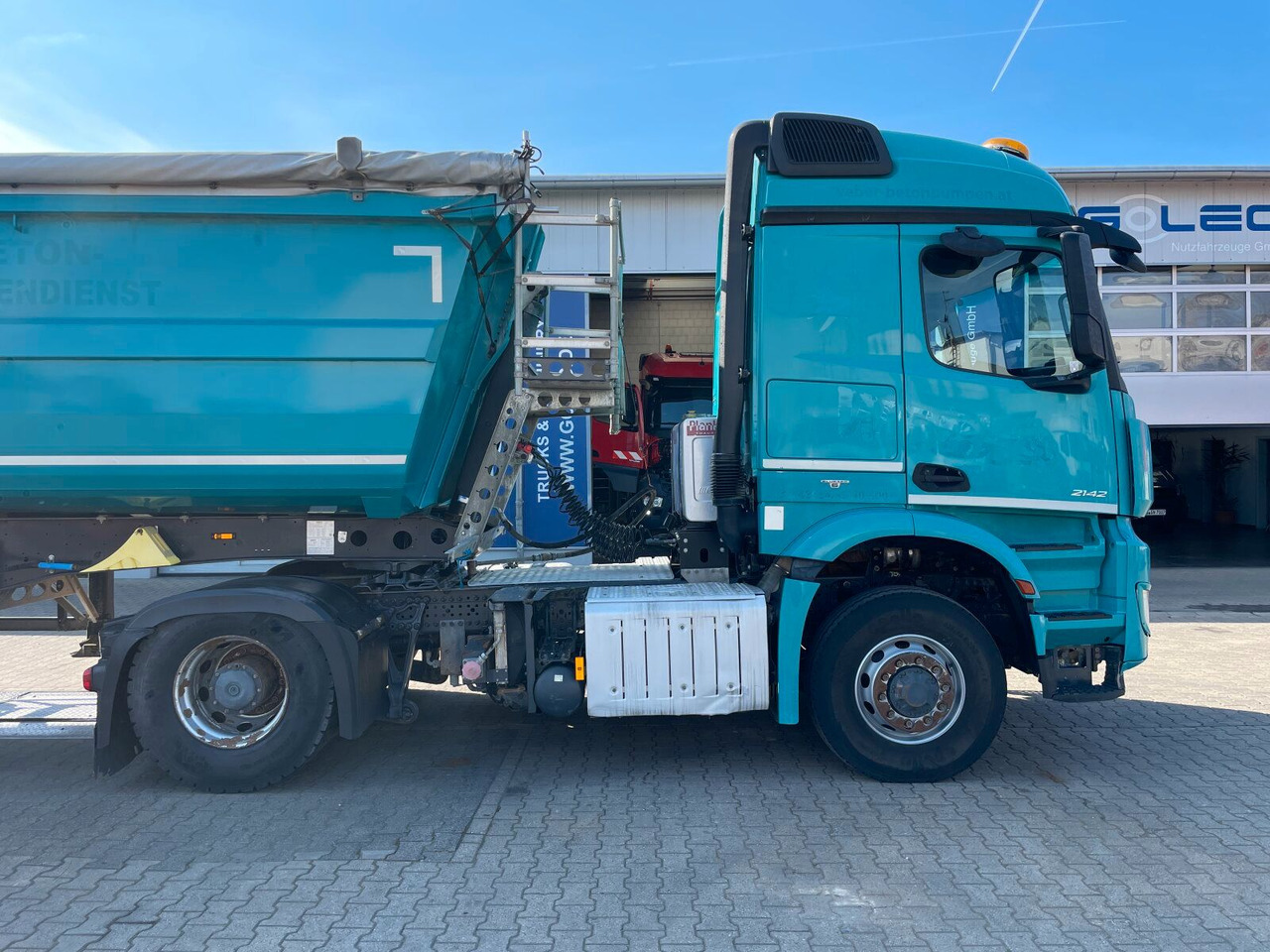 Mercedes-Benz Arocs 2142 4x4H SZM Euro 6 Kipphydraulik - Vilcējs: foto 2 Mercedes-Benz Arocs 2142 4x4H SZM Euro 6 Kipphydraulik - Vilcējs: foto 2