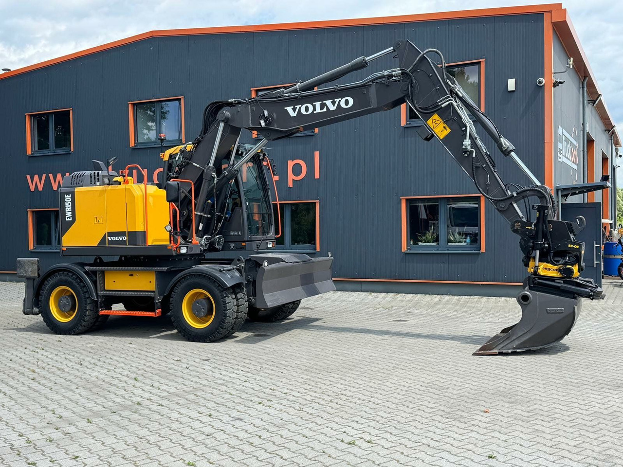 Volvo EWR150E Mobilbagger mit ROTATOR ENCONG EC319 - Riteņu ekskavators: foto 4 Volvo EWR150E Mobilbagger mit ROTATOR ENCONG EC319 - Riteņu ekskavators: foto 4