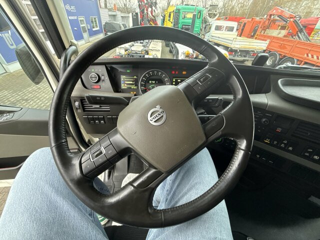 Volvo FH 510 8x4 Holztransporter Kran PENZ *Anhänger - Kokvedējs, Kravas auto ar manipulatoru: foto 2 Volvo FH 510 8x4 Holztransporter Kran PENZ *Anhänger - Kokvedējs, Kravas auto ar manipulatoru: foto 2