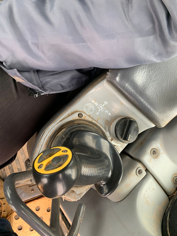 KOMATSU D61EX-15 - Buldozers: foto 2 KOMATSU D61EX-15 - Buldozers: foto 2