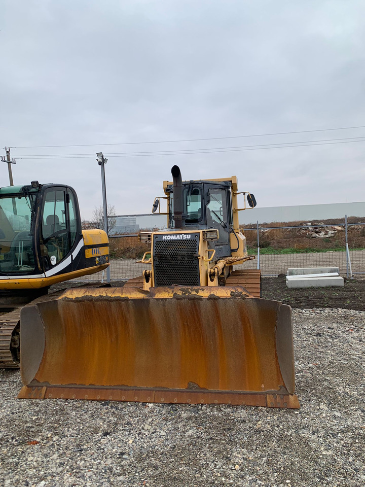 KOMATSU D61EX-15 - Buldozers: foto 4 KOMATSU D61EX-15 - Buldozers: foto 4