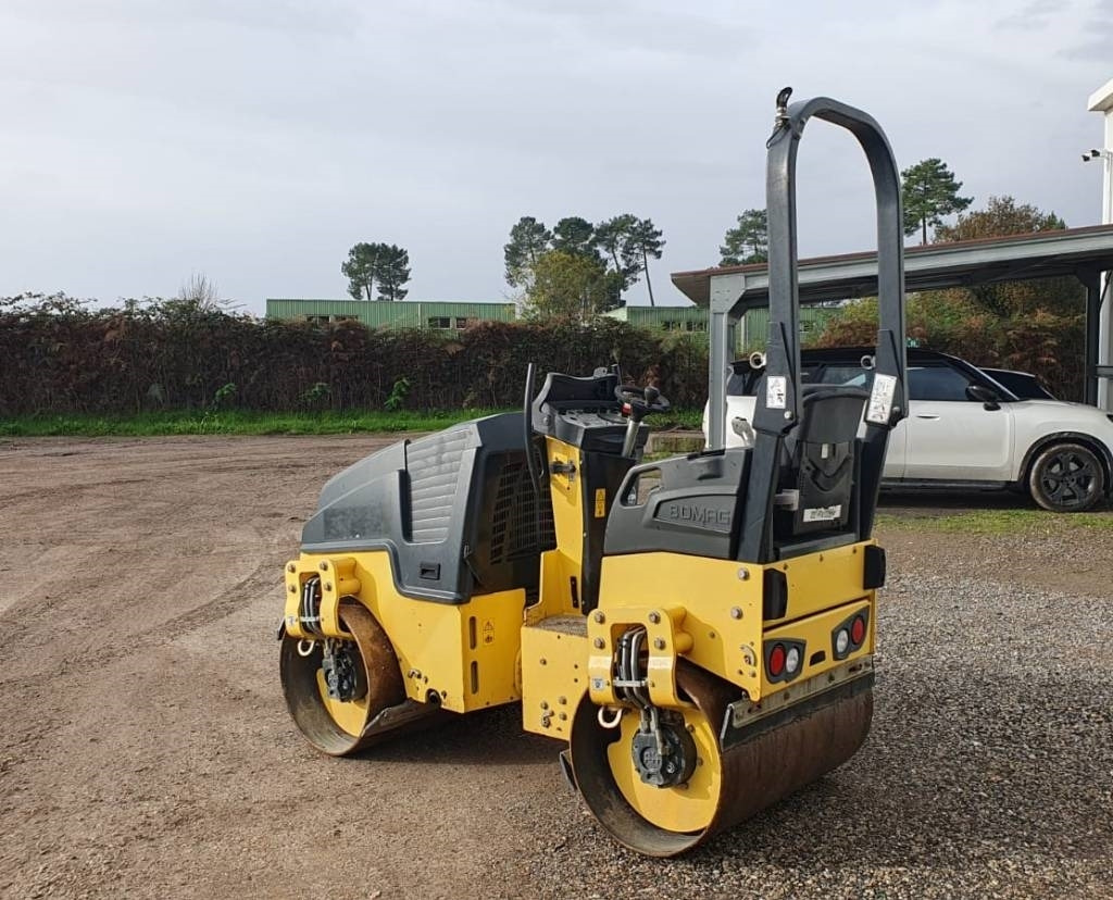 Bomag BW 100 AD M-5 - Ceļu veltnis: foto 3 Bomag BW 100 AD M-5 - Ceļu veltnis: foto 3