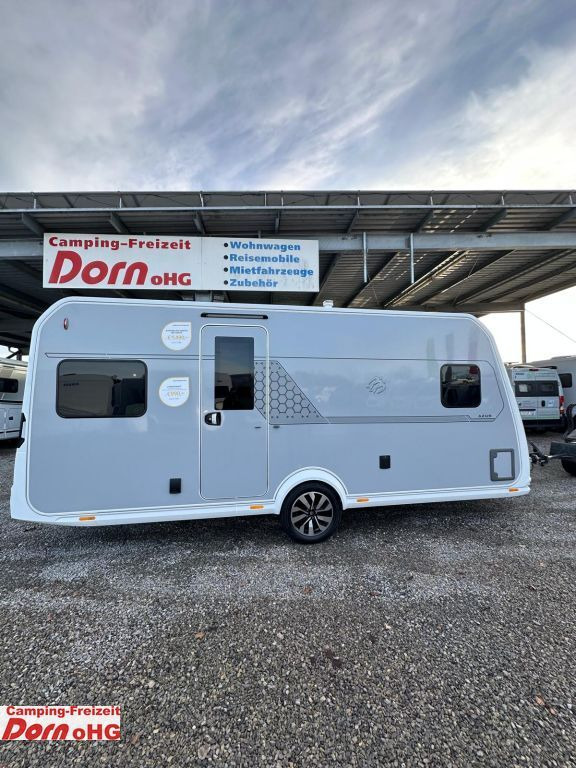 Knaus Azur 500 FU ehem. Messefahrzeug Knaus Azur 500 FU ehem. Messefahrzeug - Dzīvojamais treileris: foto 1 Knaus Azur 500 FU ehem. Messefahrzeug Knaus Azur 500 FU ehem. Messefahrzeug - Dzīvojamais treileris: foto 1