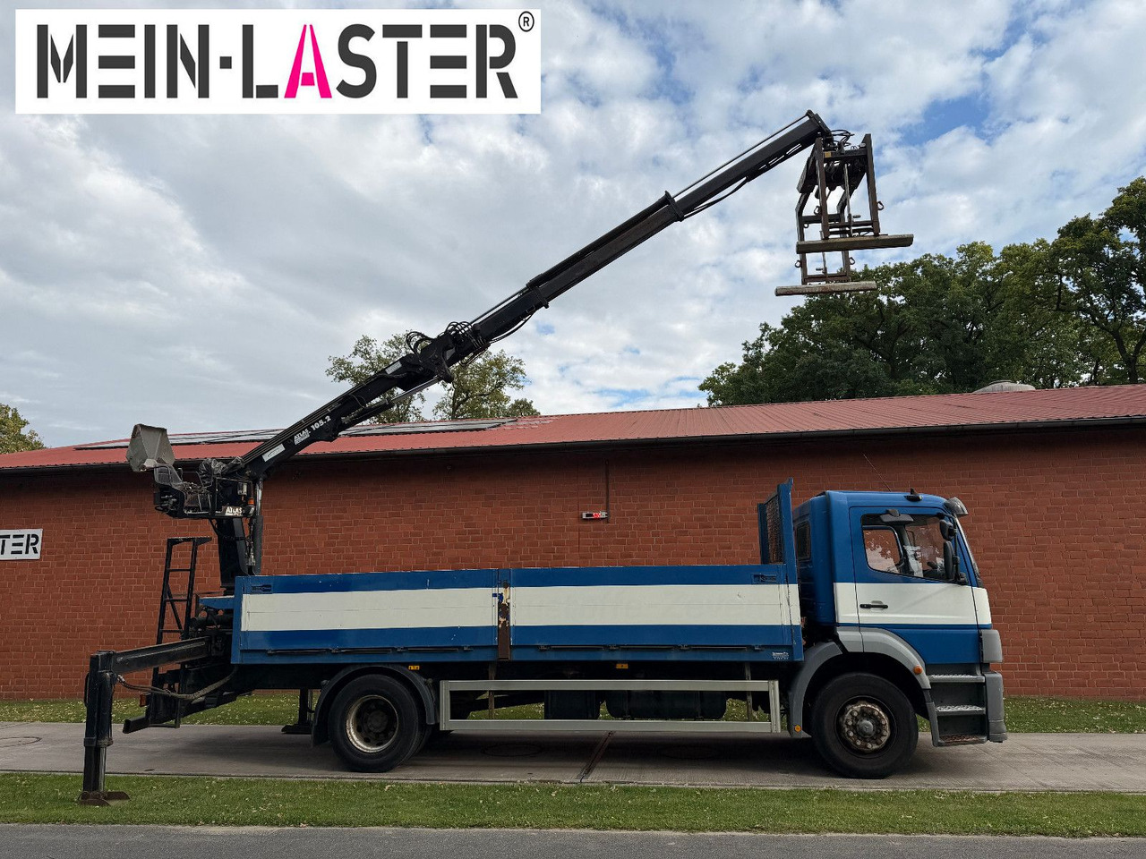 Bortu kravas automašīna/ Platforma, Kravas auto ar manipulatoru Mercedes-Benz 1823 Atego Atlas 105.2 1.Hand nur 226.000 km: foto 11