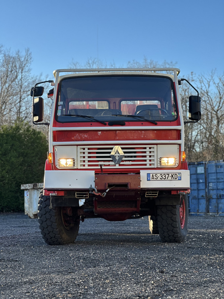Renault M 210 - Ugunsdzēsēju mašīna: foto 1 Renault M 210 - Ugunsdzēsēju mašīna: foto 1