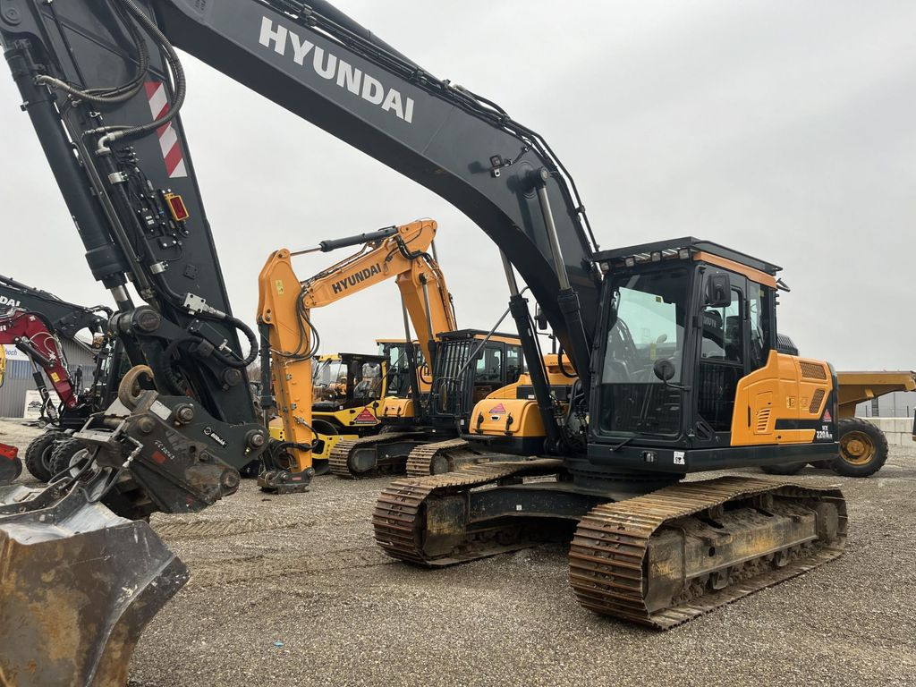 Hyundai HX220AL - Kāpurķēžu ekskavators: foto 1 Hyundai HX220AL - Kāpurķēžu ekskavators: foto 1