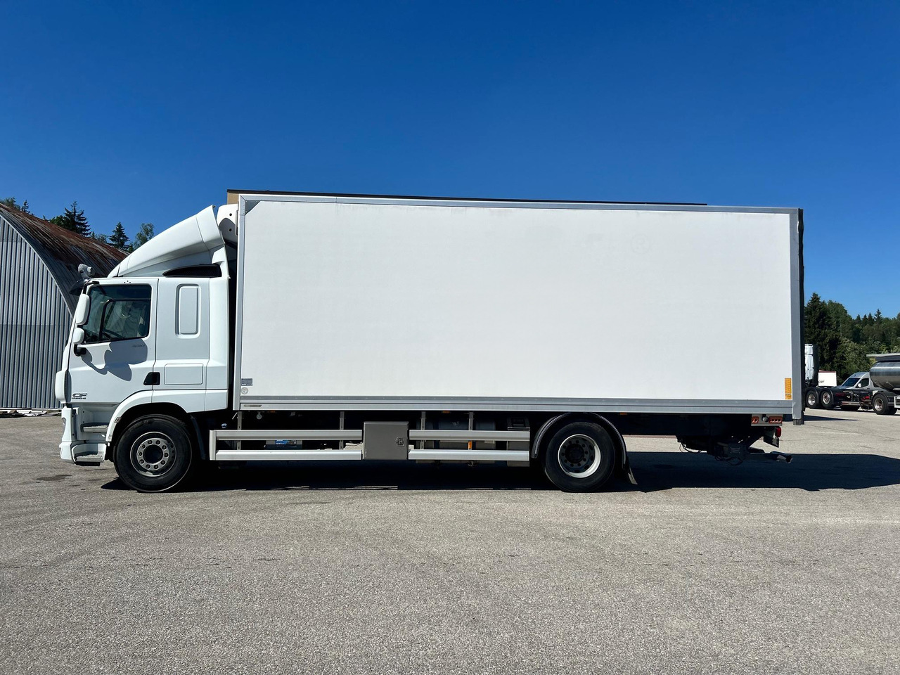DAF CF330 - Kravas automašīna refrižerators: foto 4 DAF CF330 - Kravas automašīna refrižerators: foto 4
