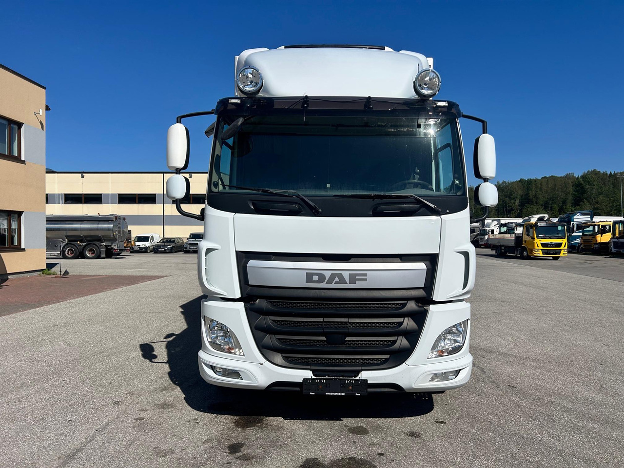 DAF CF330 - Kravas automašīna refrižerators: foto 2 DAF CF330 - Kravas automašīna refrižerators: foto 2