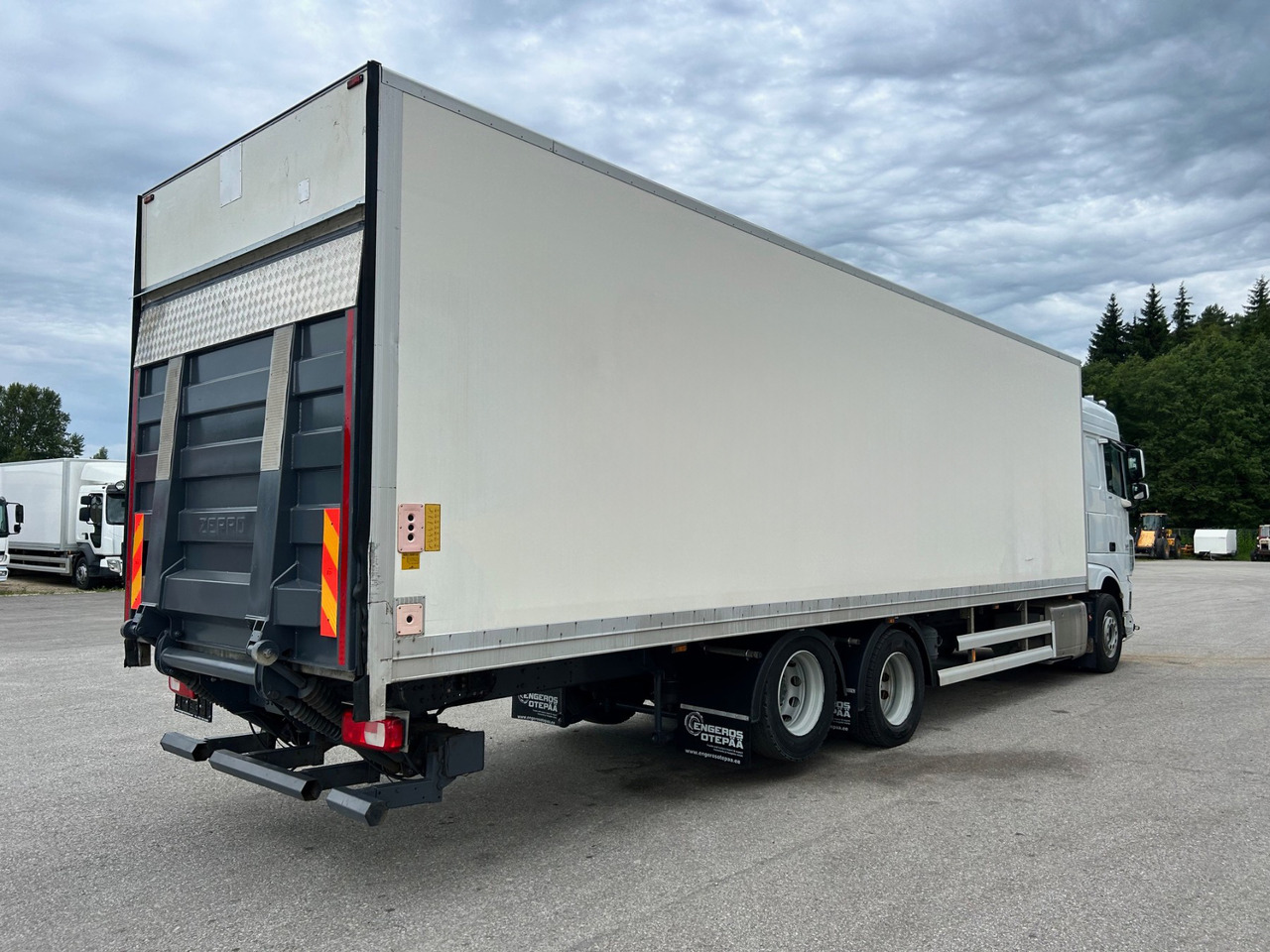 DAF XF510 - Kravas automašīna refrižerators: foto 4 DAF XF510 - Kravas automašīna refrižerators: foto 4