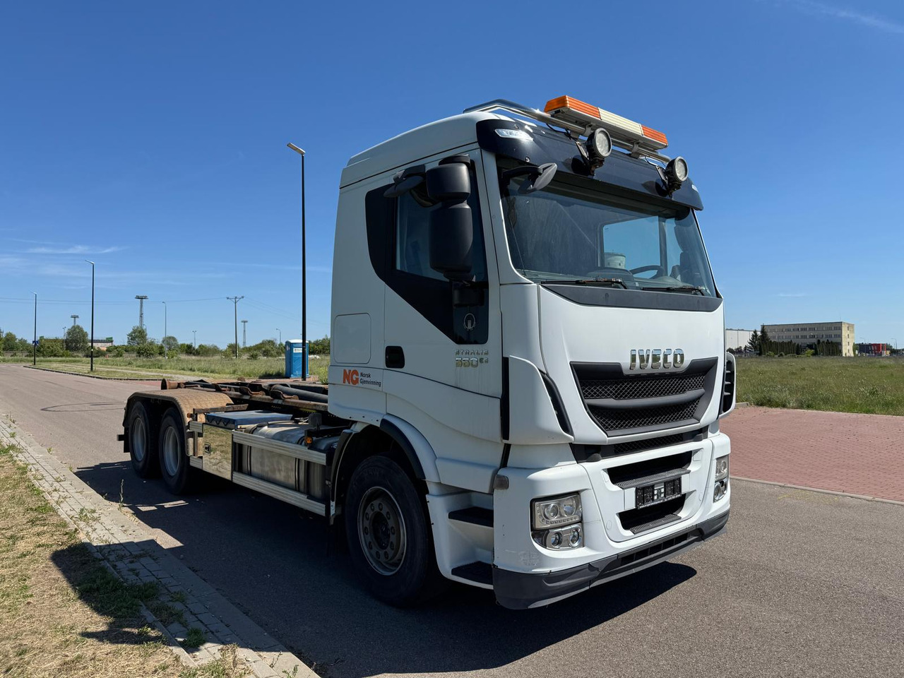IVECO STRALIS 560 - Pacēlājs ar āķi, Kravas auto ar manipulatoru: foto 1 IVECO STRALIS 560 - Pacēlājs ar āķi, Kravas auto ar manipulatoru: foto 1
