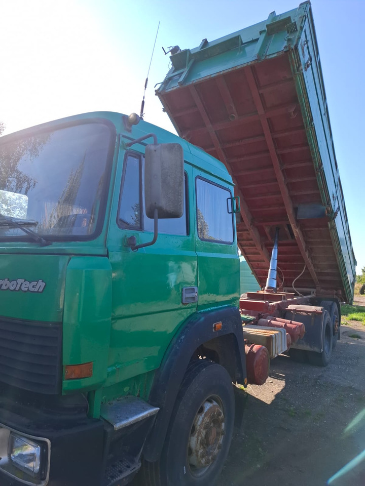 IVECO Turbostar - Kravas automašīna pašizgāzējs: foto 3 IVECO Turbostar - Kravas automašīna pašizgāzējs: foto 3