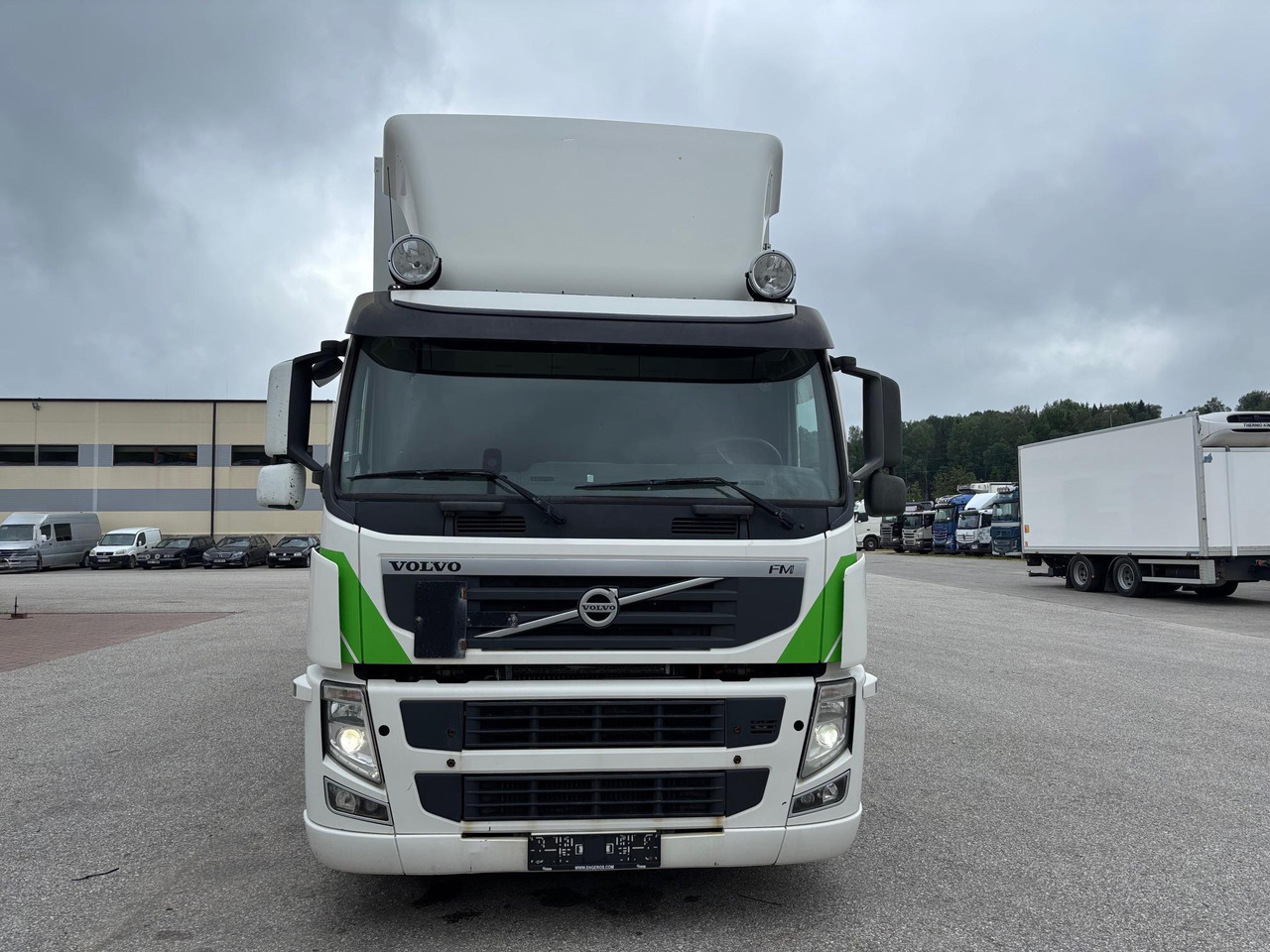 VOLVO FM460 - Kravas automašīna: foto 2 VOLVO FM460 - Kravas automašīna: foto 2