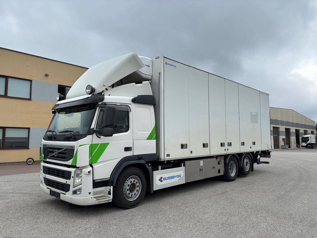 VOLVO FM460 - Kravas automašīna: foto 3 VOLVO FM460 - Kravas automašīna: foto 3