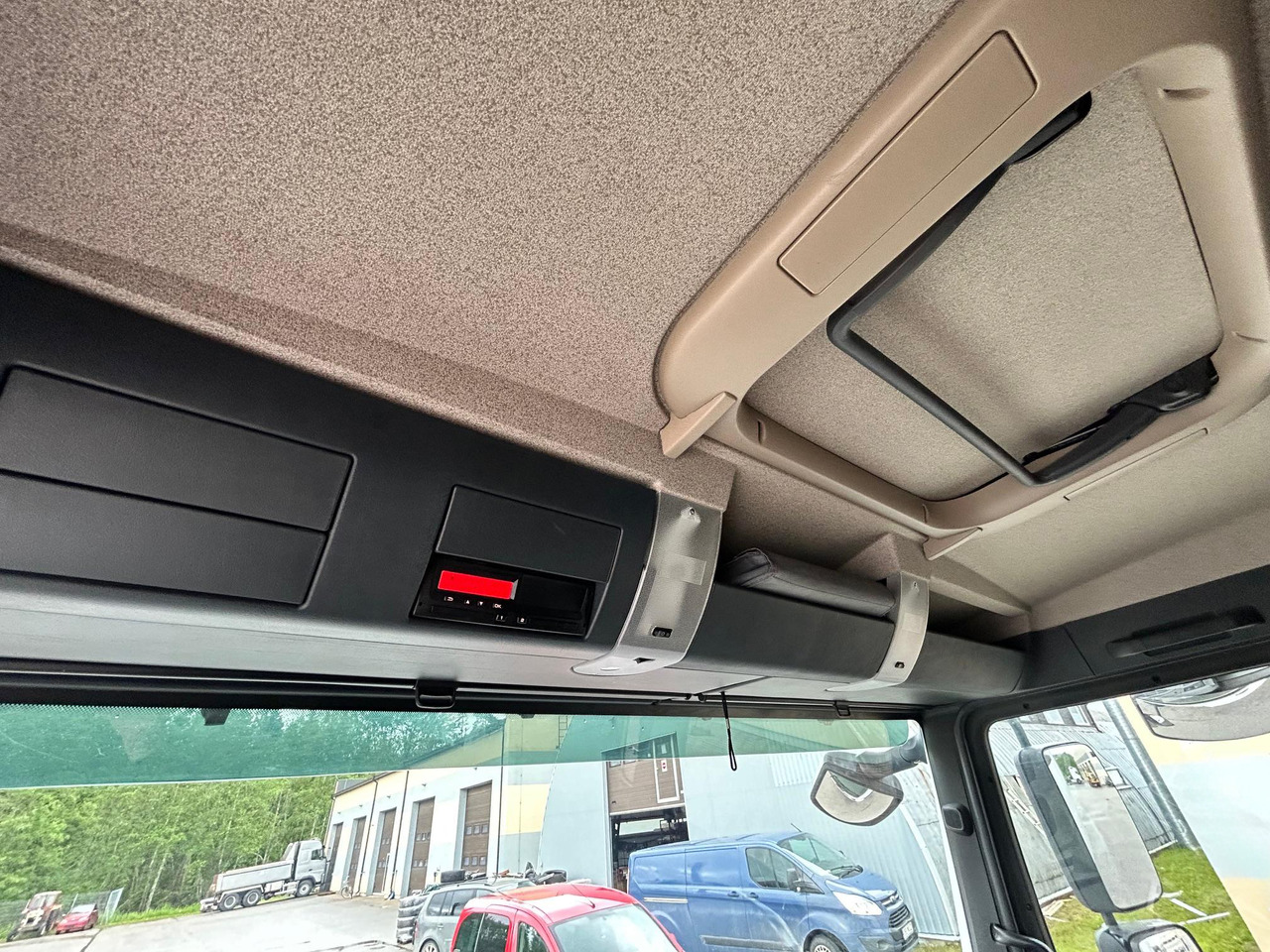 Kravas automašīna ar slēgto virsbūvi MAN TGM 18.290: foto 11