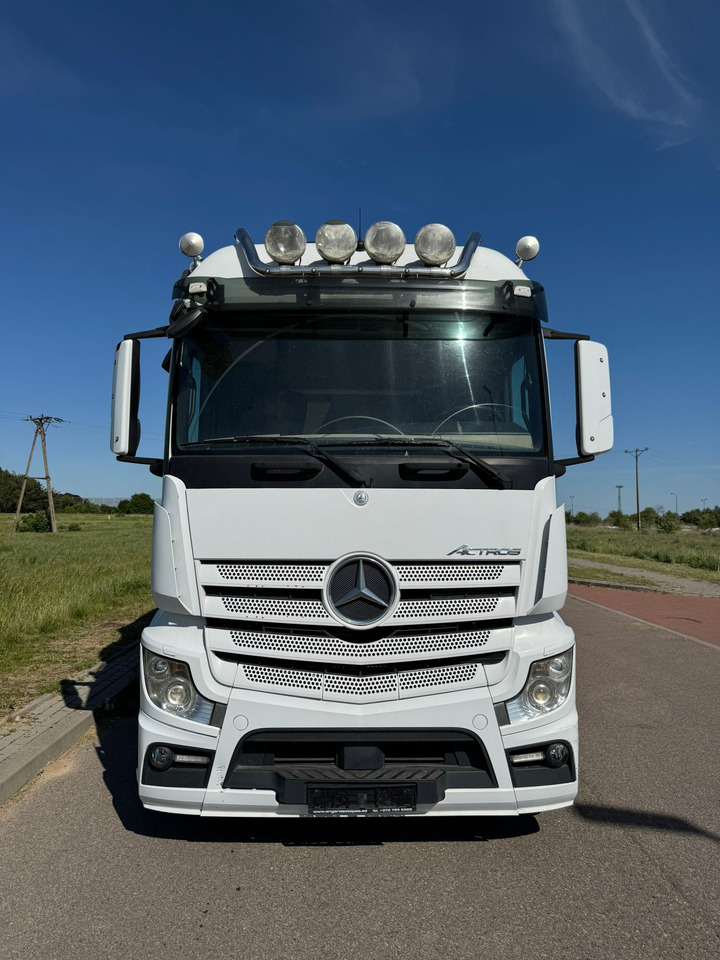 MERCEDES-BENZ ACTROS 2542 - Kravas automašīna ar slēgto virsbūvi: foto 4 MERCEDES-BENZ ACTROS 2542 - Kravas automašīna ar slēgto virsbūvi: foto 4