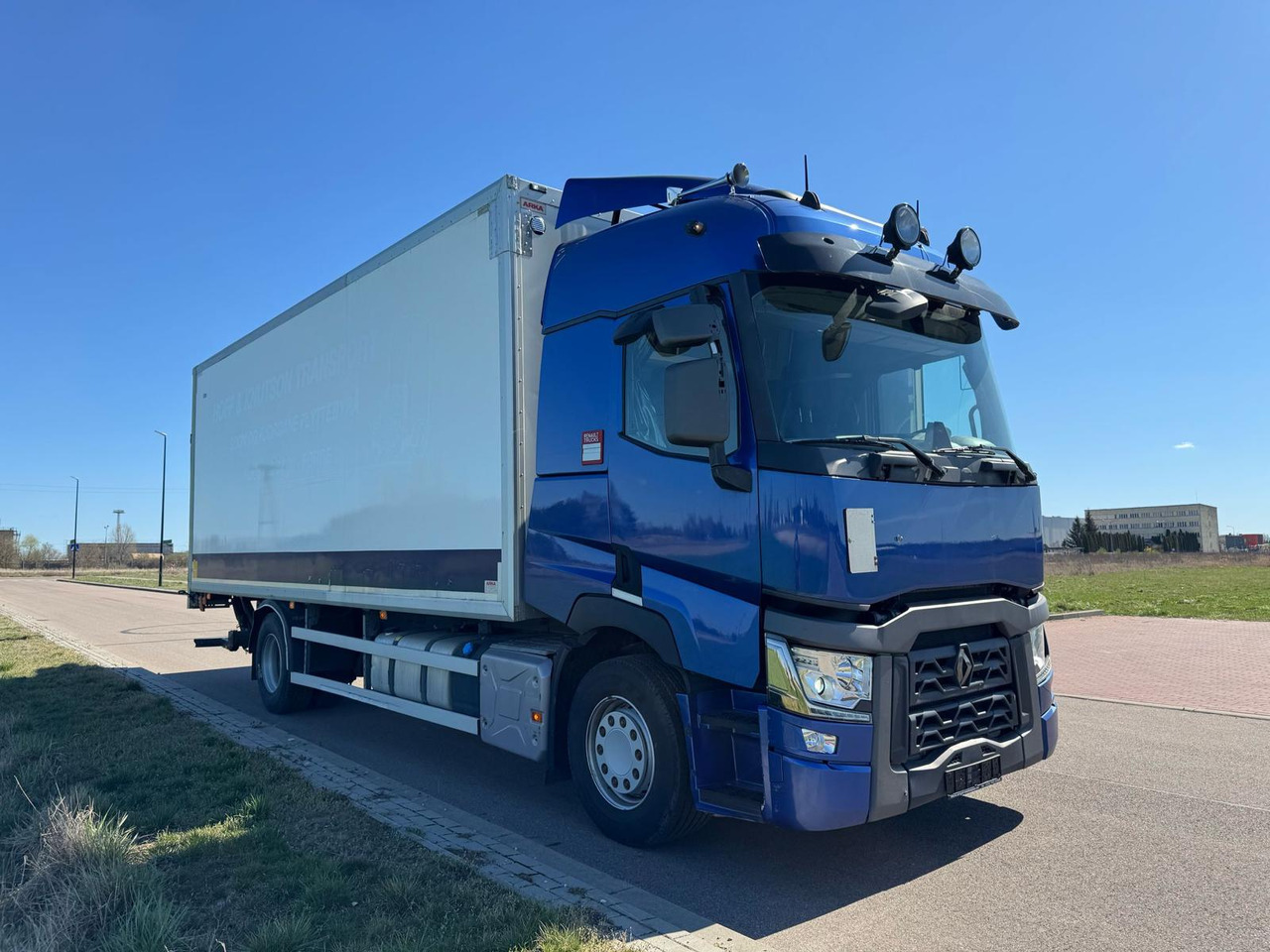 Kravas automašīna ar slēgto virsbūvi RENAULT T380: foto 15