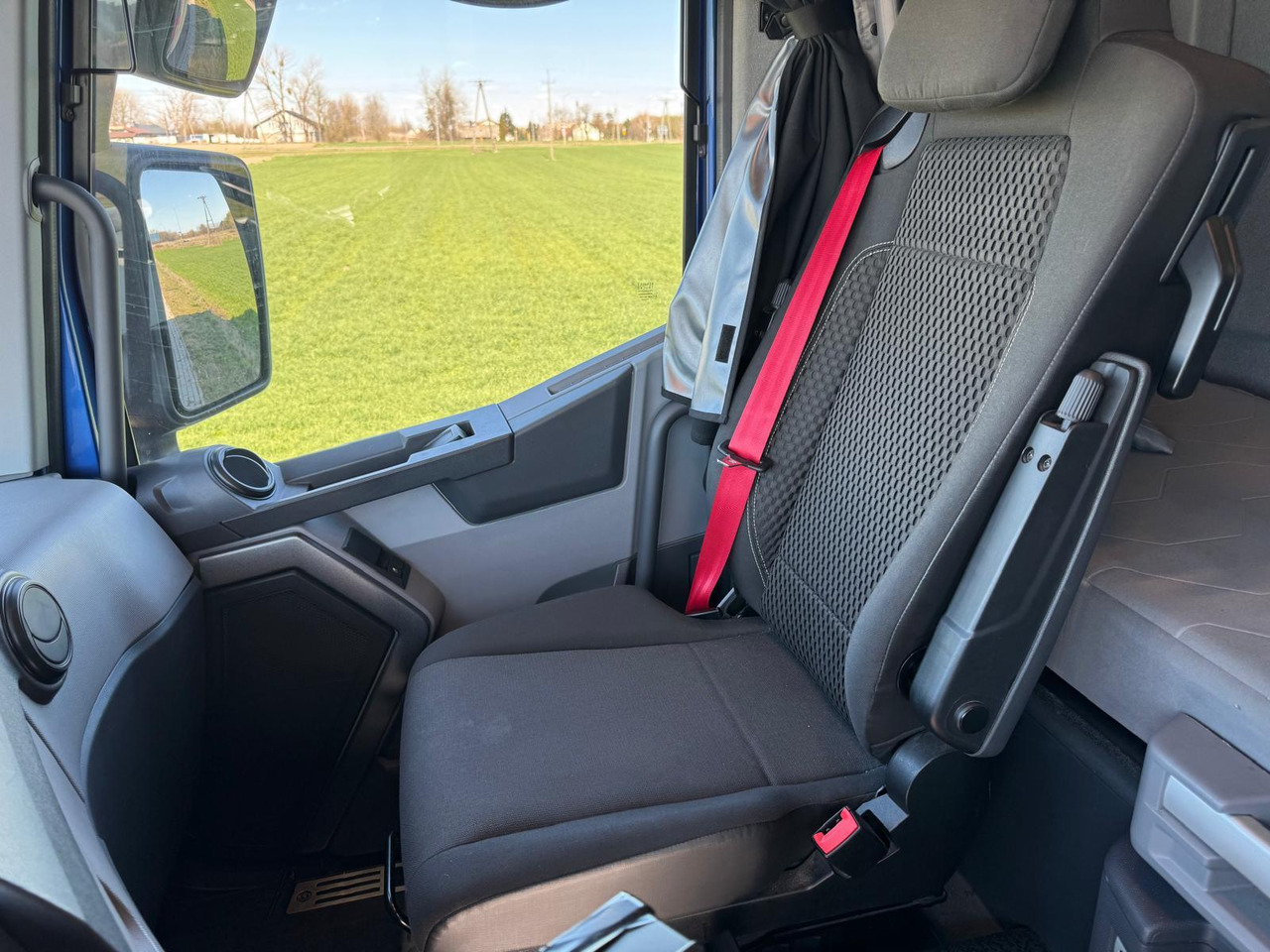 Kravas automašīna ar slēgto virsbūvi RENAULT T380: foto 25
