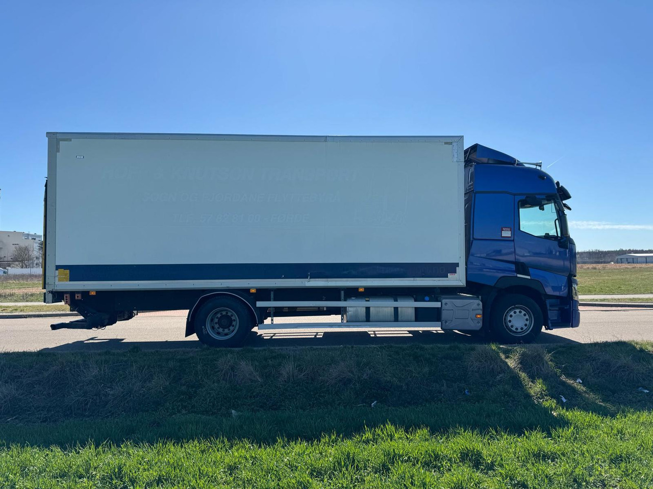 Kravas automašīna ar slēgto virsbūvi RENAULT T380: foto 6