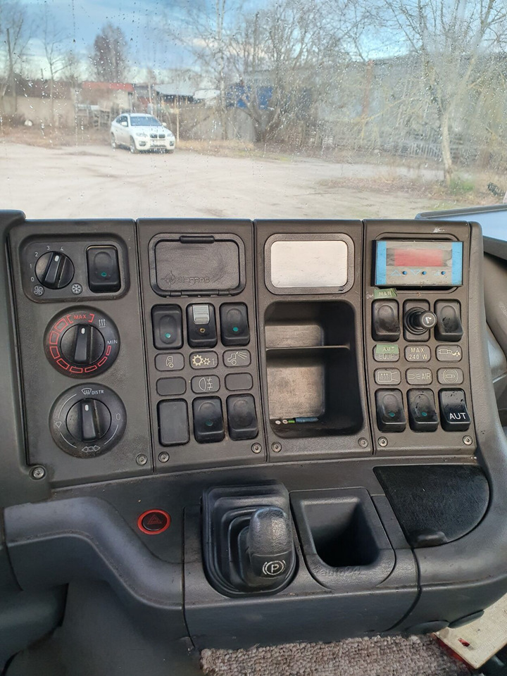Pacēlājs ar āķi SCANIA 114.360: foto 9