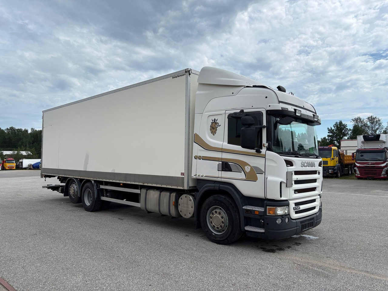 SCANIA G340 - Kravas automašīna ar slēgto virsbūvi: foto 1 SCANIA G340 - Kravas automašīna ar slēgto virsbūvi: foto 1