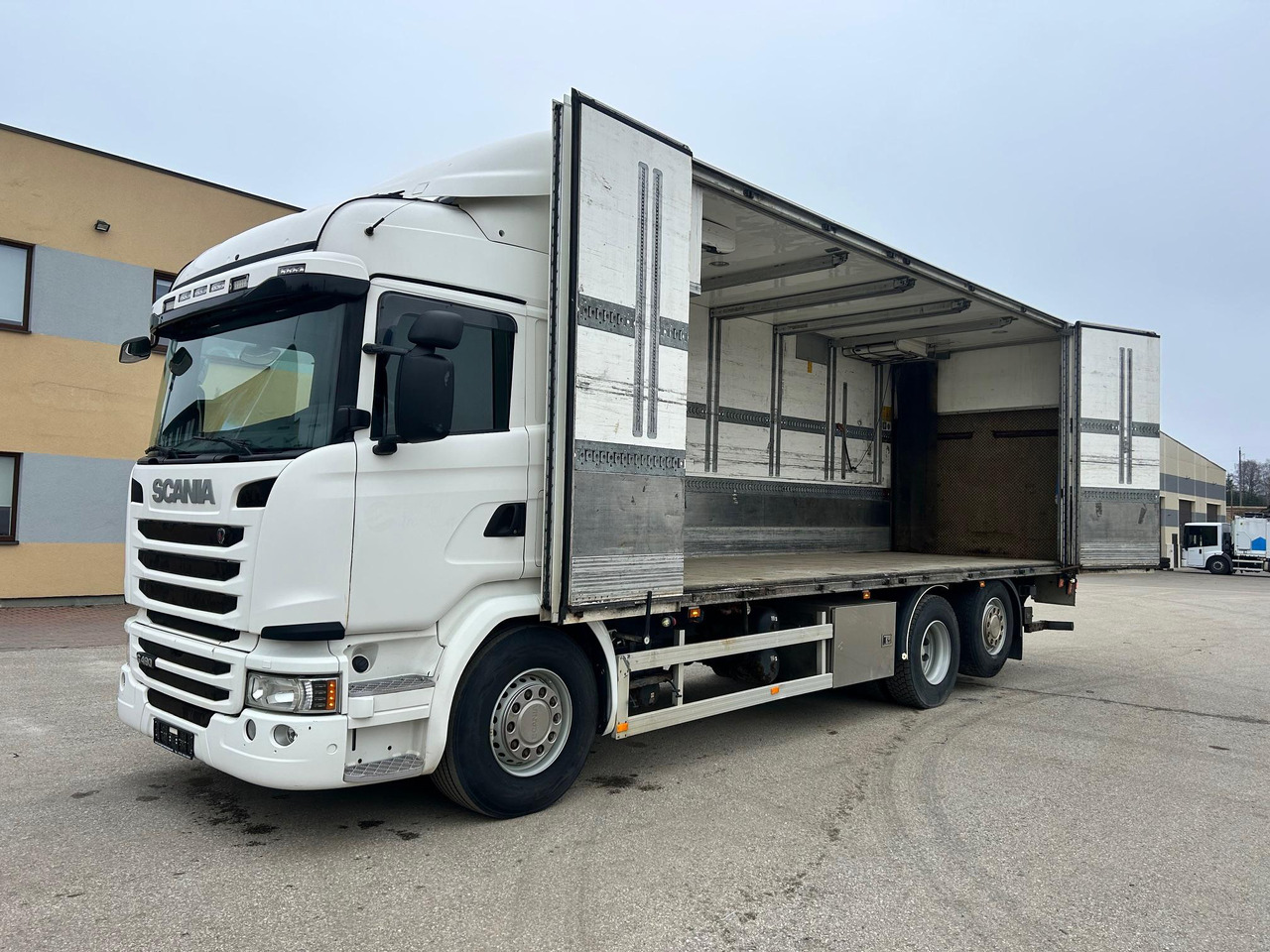 SCANIA G490 - Kravas automašīna refrižerators: foto 2 SCANIA G490 - Kravas automašīna refrižerators: foto 2