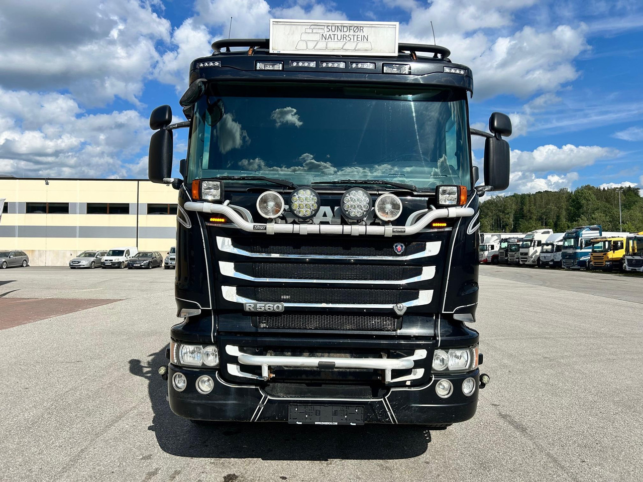 SCANIA R560 - Kravas automašīna pašizgāzējs: foto 2 SCANIA R560 - Kravas automašīna pašizgāzējs: foto 2