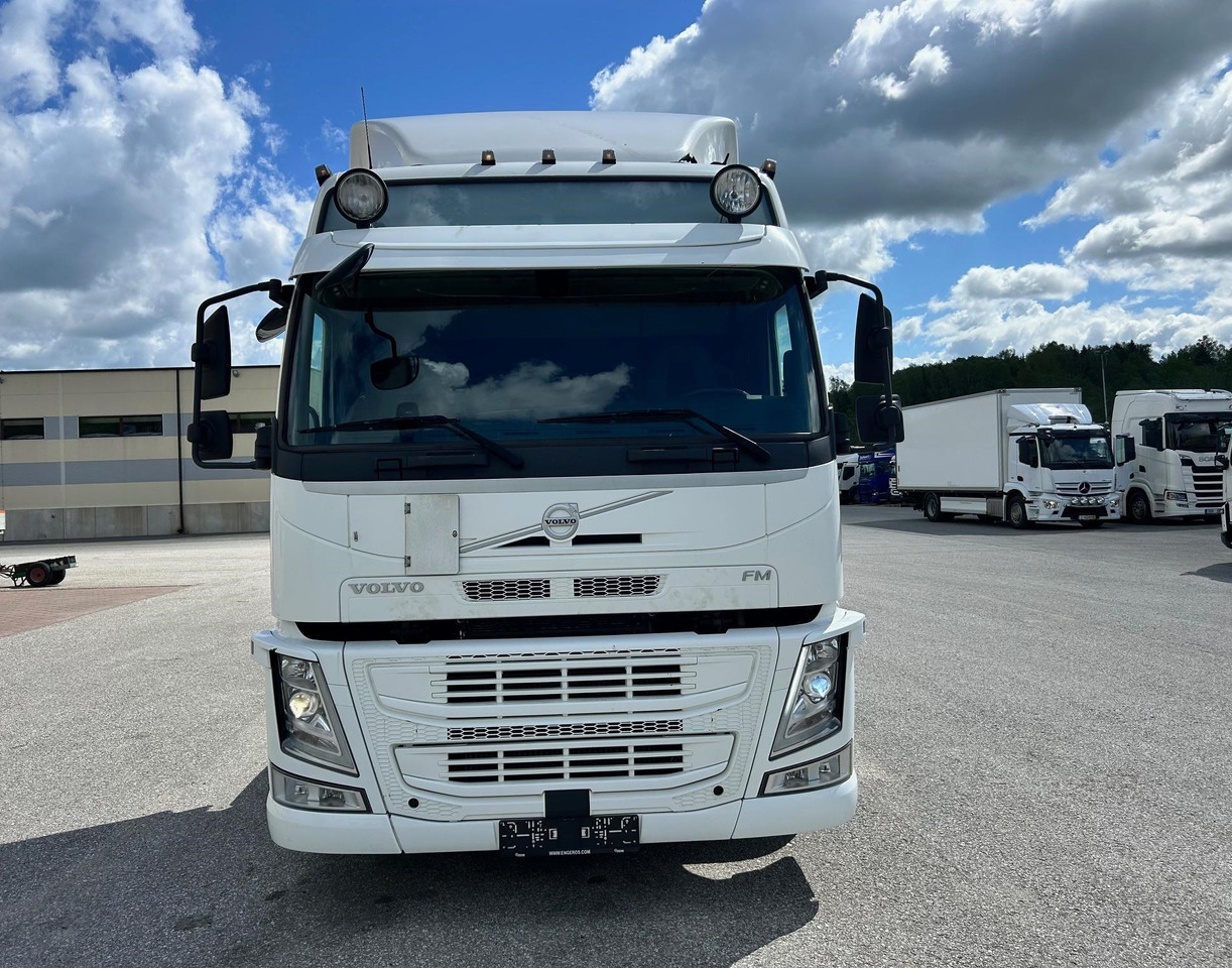 VOLVO FM330 - Šasija kravas automašīna: foto 3 VOLVO FM330 - Šasija kravas automašīna: foto 3