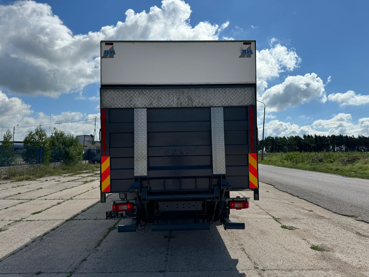 VOLVO FM330 - Kravas automašīna refrižerators: foto 3 VOLVO FM330 - Kravas automašīna refrižerators: foto 3