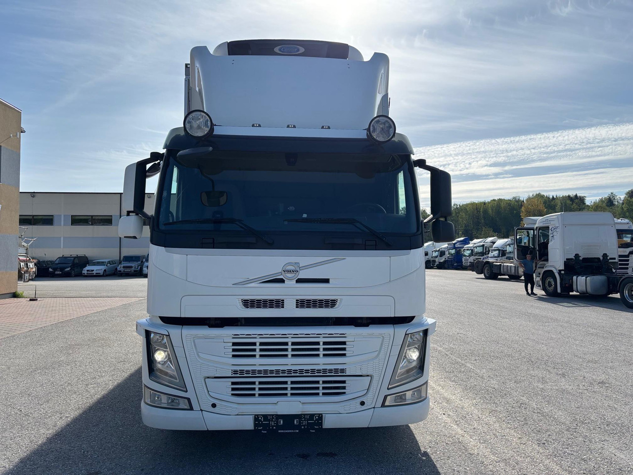 VOLVO FM460 - Kravas automašīna refrižerators: foto 3 VOLVO FM460 - Kravas automašīna refrižerators: foto 3
