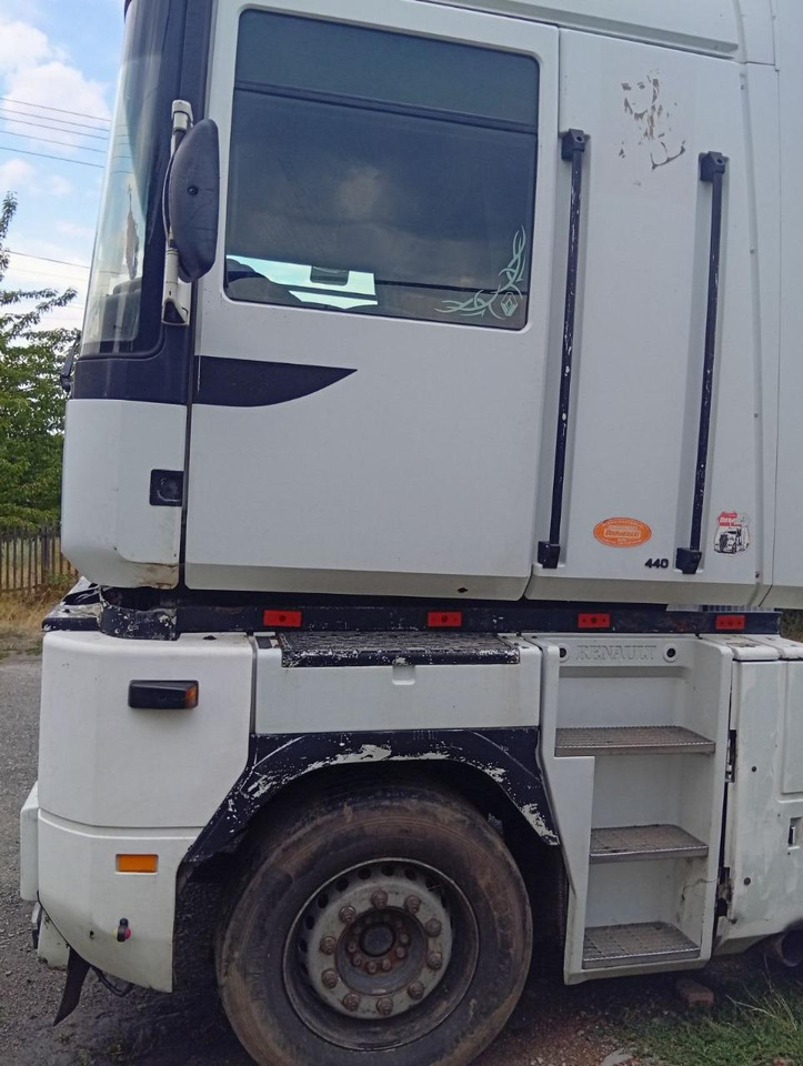 RENAULT Magnum 440 - Vilcējs: foto 5 RENAULT Magnum 440 - Vilcējs: foto 5
