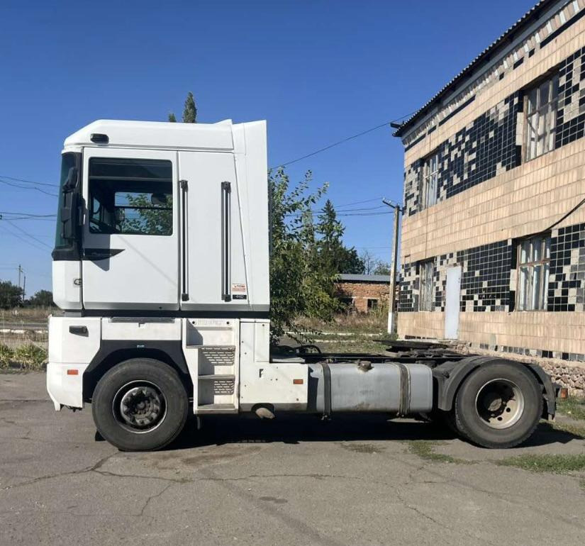 RENAULT Magnum 440 ID1576S - Vilcējs: foto 4 RENAULT Magnum 440 ID1576S - Vilcējs: foto 4