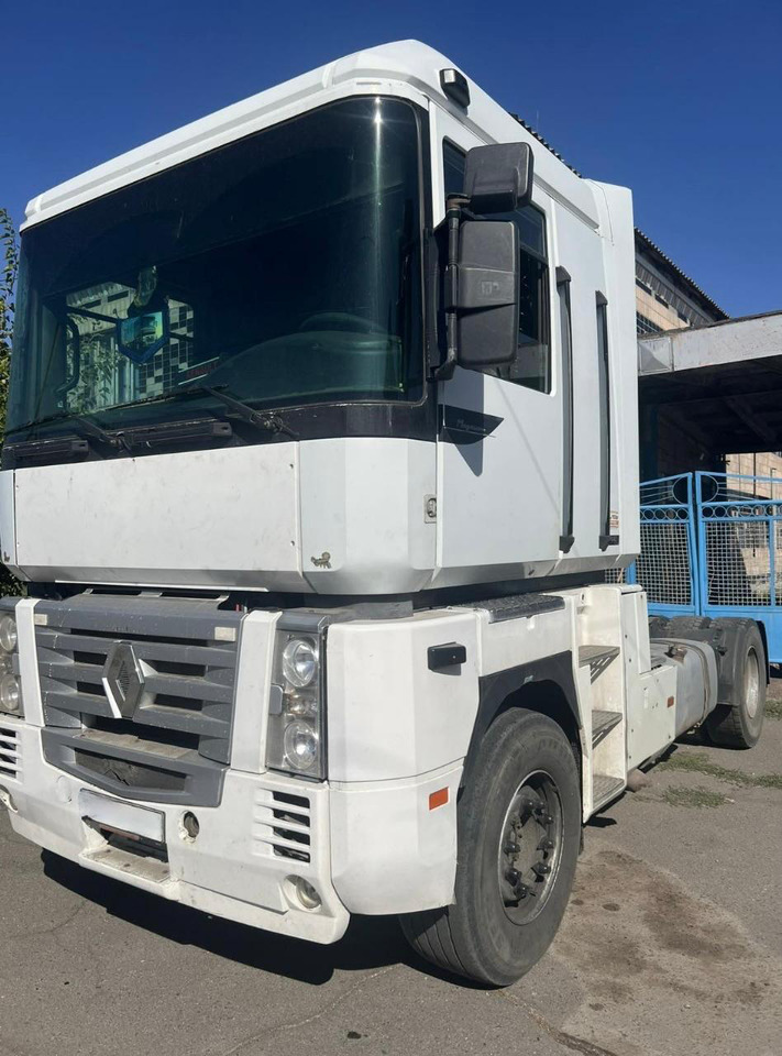 RENAULT Magnum 440 ID1576S - Vilcējs: foto 3 RENAULT Magnum 440 ID1576S - Vilcējs: foto 3