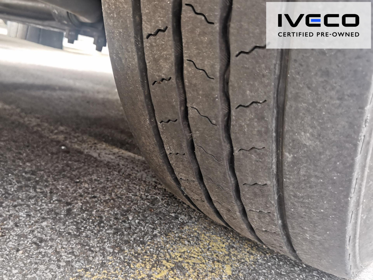 IVECO Pritsche-Schiebeplane-LBW - Kravas automašīna ar tentu: foto 2 IVECO Pritsche-Schiebeplane-LBW - Kravas automašīna ar tentu: foto 2