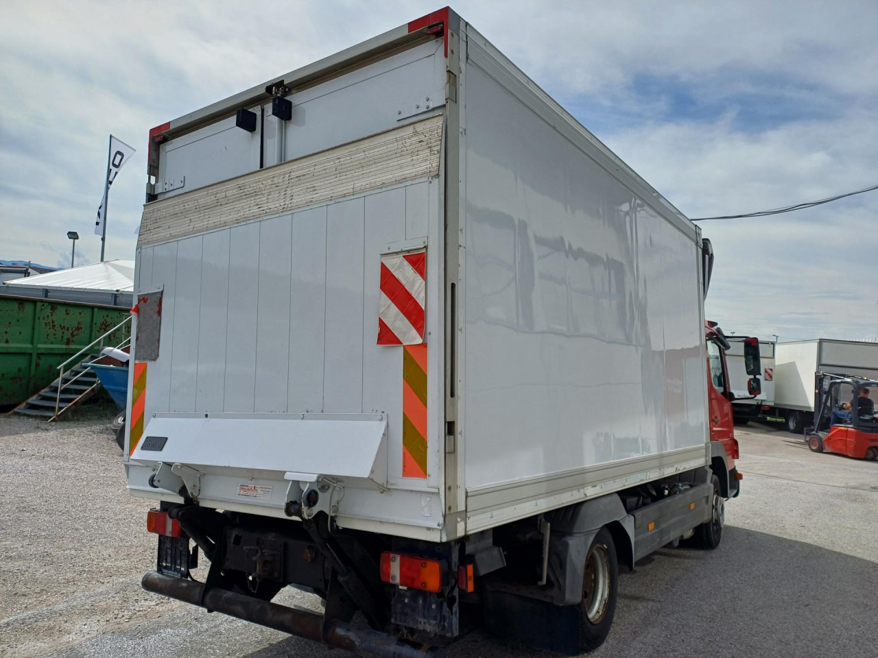 MERCEDES-BENZ 816 Euro5 AHK Luftfeder - Kravas automašīna refrižerators: foto 5 MERCEDES-BENZ 816 Euro5 AHK Luftfeder - Kravas automašīna refrižerators: foto 5