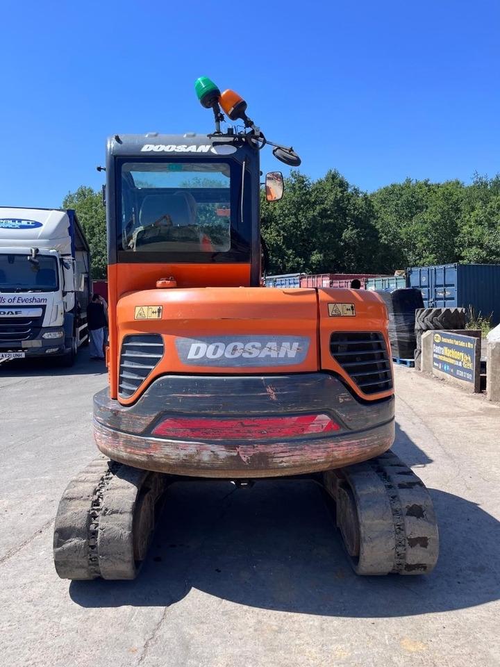 Doosan DX 63-3 - Mini-ekskavators: foto 4 Doosan DX 63-3 - Mini-ekskavators: foto 4