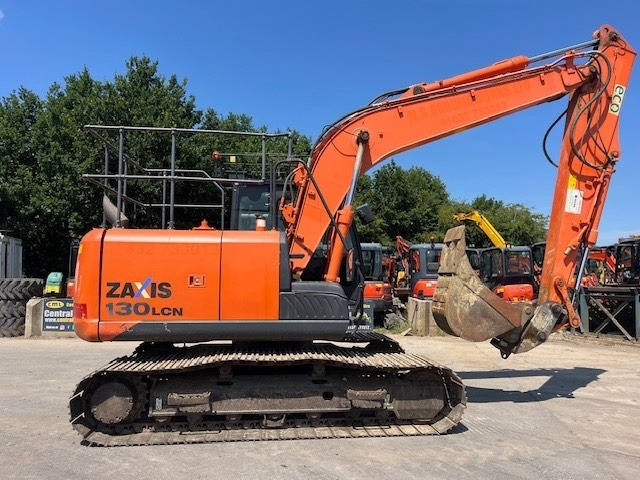 Hitachi ZX 130 LC N-5 - Kāpurķēžu ekskavators: foto 1 Hitachi ZX 130 LC N-5 - Kāpurķēžu ekskavators: foto 1