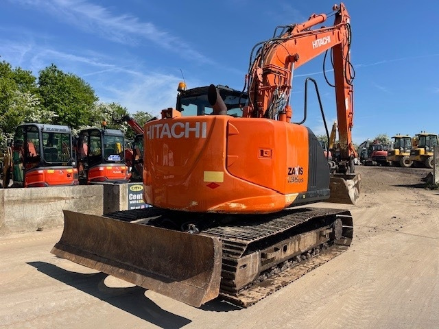 Hitachi ZX 135 US 5-B - Kāpurķēžu ekskavators: foto 4 Hitachi ZX 135 US 5-B - Kāpurķēžu ekskavators: foto 4