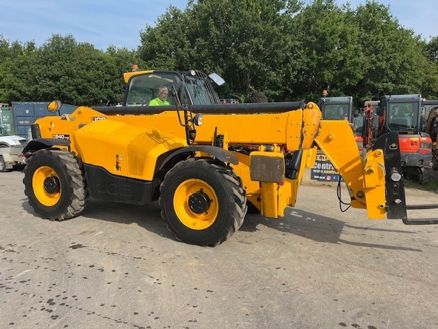 JCB 540-140 - Teleskopiskais iekrāvējs: foto 2 JCB 540-140 - Teleskopiskais iekrāvējs: foto 2