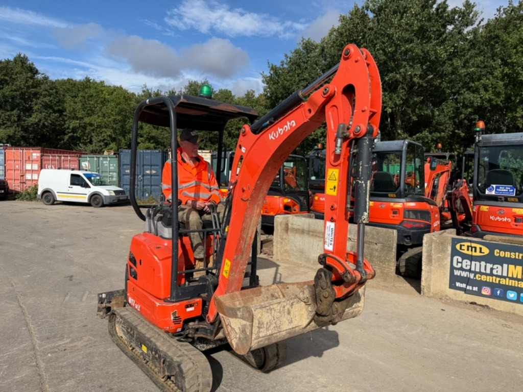 Kubota U 17-3 - Mini-ekskavators: foto 4 Kubota U 17-3 - Mini-ekskavators: foto 4