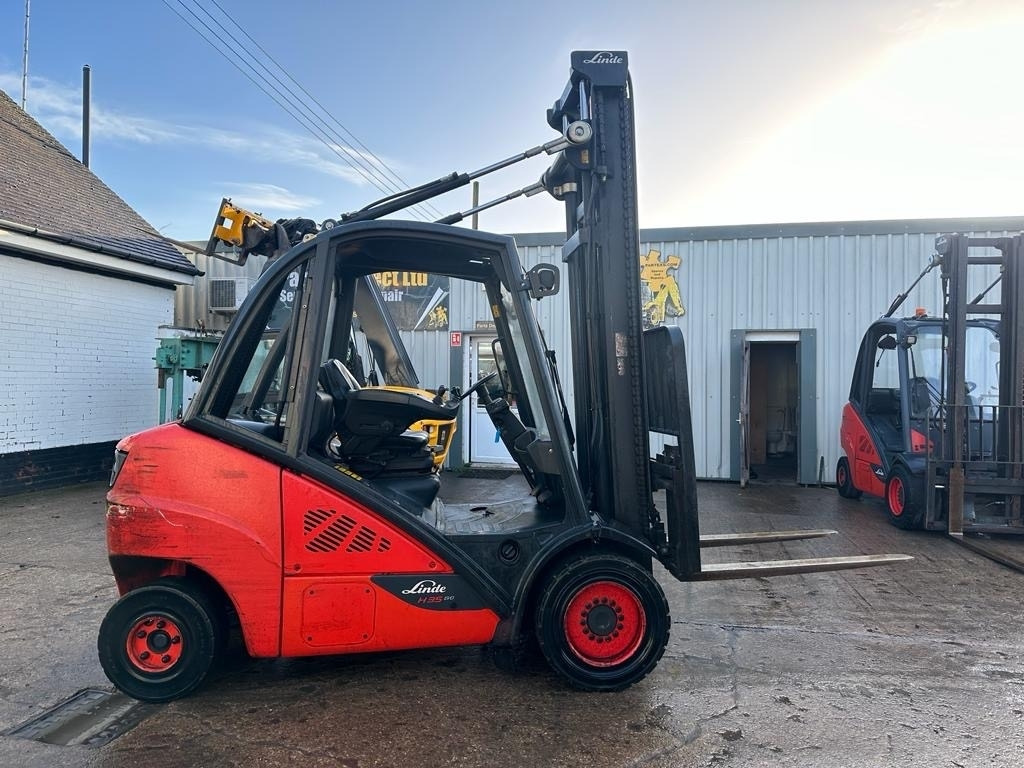 Linde H 35 D - Dīzeļiekrāvējs: foto 1 Linde H 35 D - Dīzeļiekrāvējs: foto 1