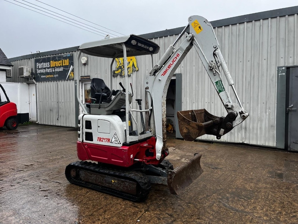 Takeuchi TB 217 R - Mini-ekskavators: foto 2 Takeuchi TB 217 R - Mini-ekskavators: foto 2