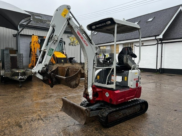 Takeuchi TB 217 R - Mini-ekskavators: foto 4 Takeuchi TB 217 R - Mini-ekskavators: foto 4