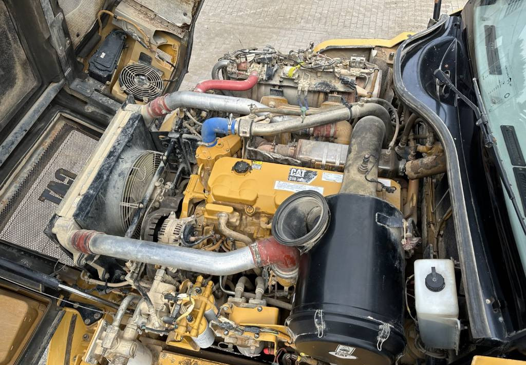 Artikulētias pašizgāzējs CAT 730 C Auto lubrication + Klima CE + EPA: foto 16