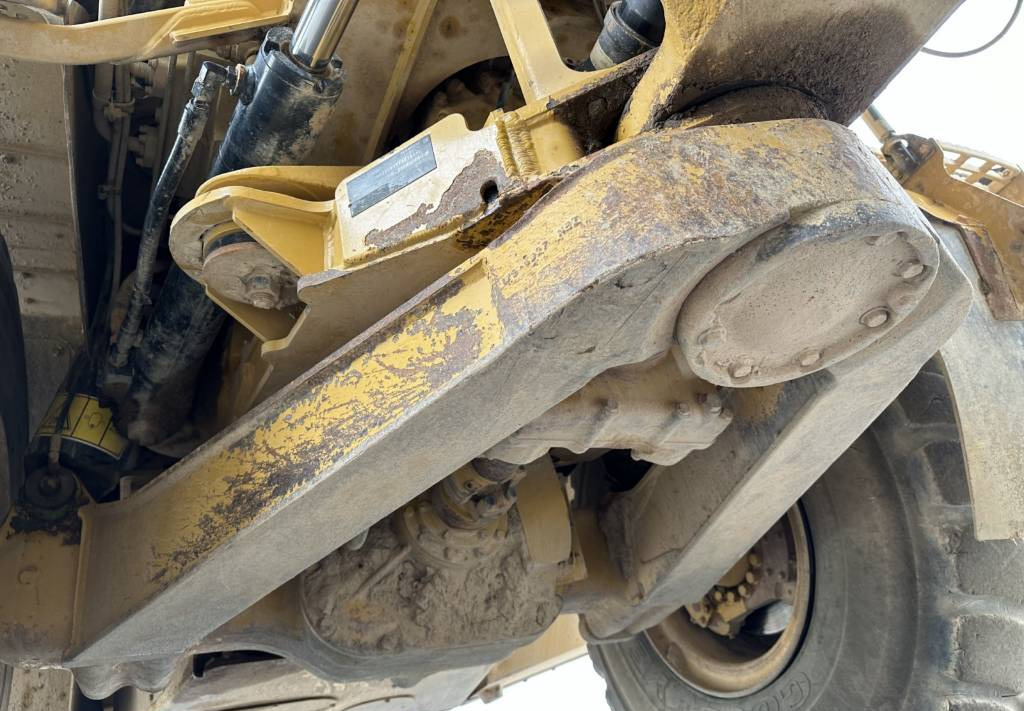 Artikulētias pašizgāzējs CAT 730 C Auto lubrication + Klima CE + EPA: foto 34