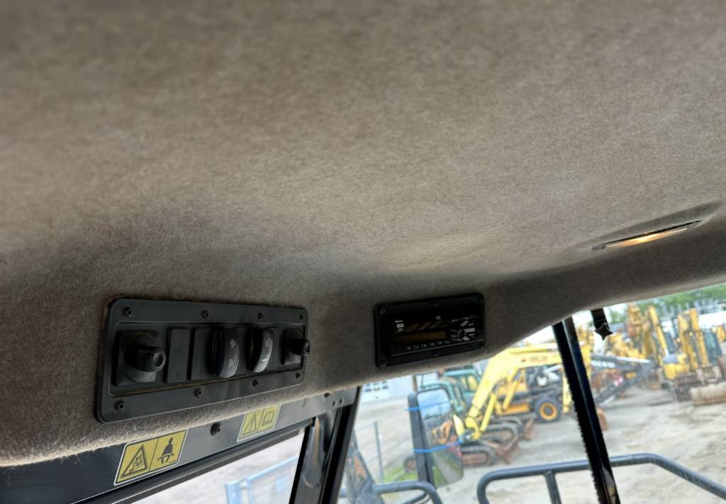 Artikulētias pašizgāzējs CAT 730 C Auto lubrication + Klima CE + EPA: foto 13