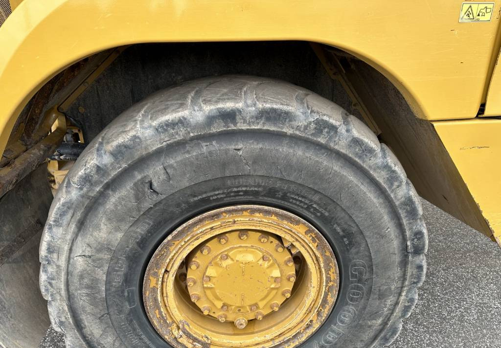Artikulētias pašizgāzējs CAT 730 C Auto lubrication + Klima CE + EPA: foto 31