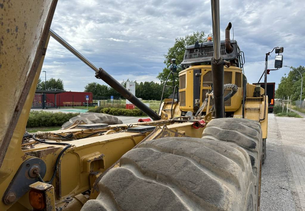 Artikulētias pašizgāzējs CAT 730 C Auto lubrication + Klima CE + EPA: foto 43