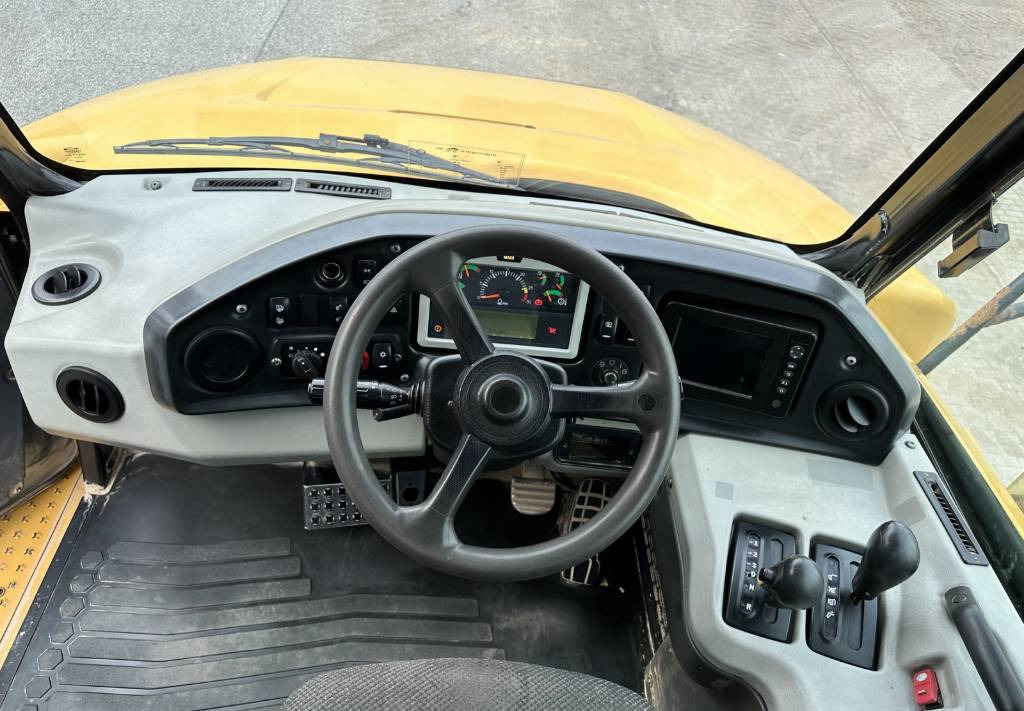 Artikulētias pašizgāzējs CAT 730 C Auto lubrication + Klima CE + EPA: foto 12