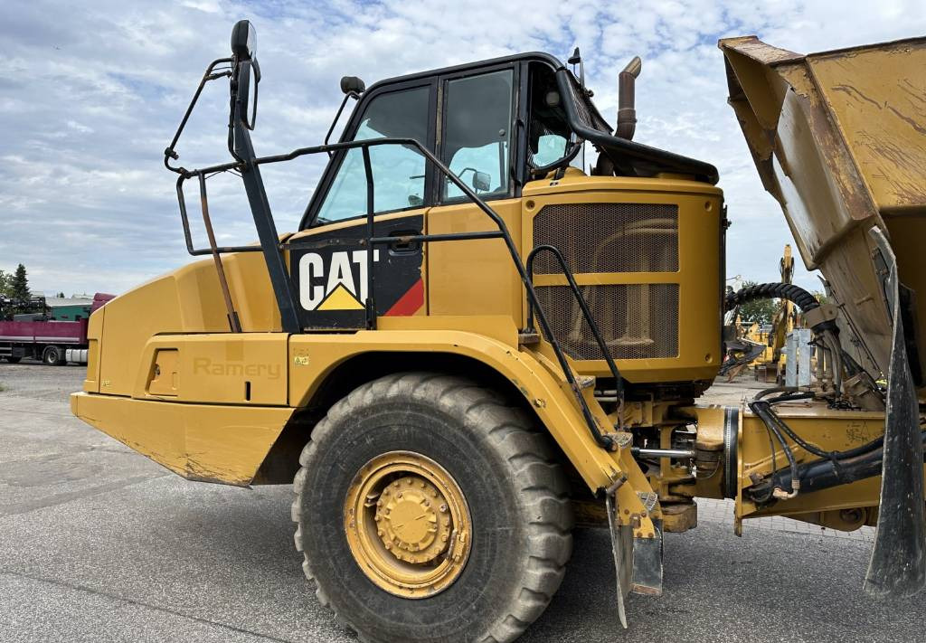 Artikulētias pašizgāzējs CAT 730 C Auto lubrication + Klima CE + EPA: foto 9